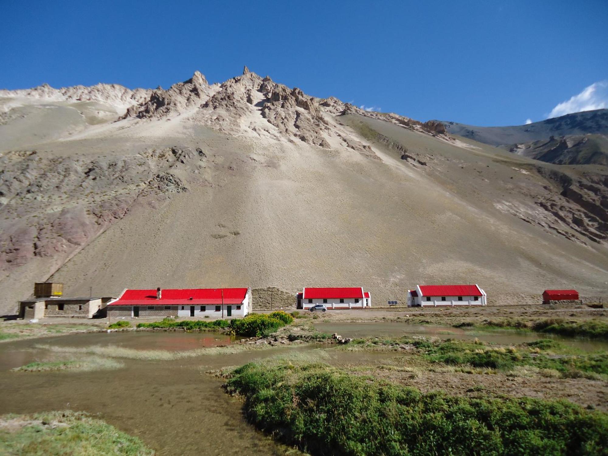 Hospedaje Lenas Del Tolosa Las Cuevas  Exteriör bild